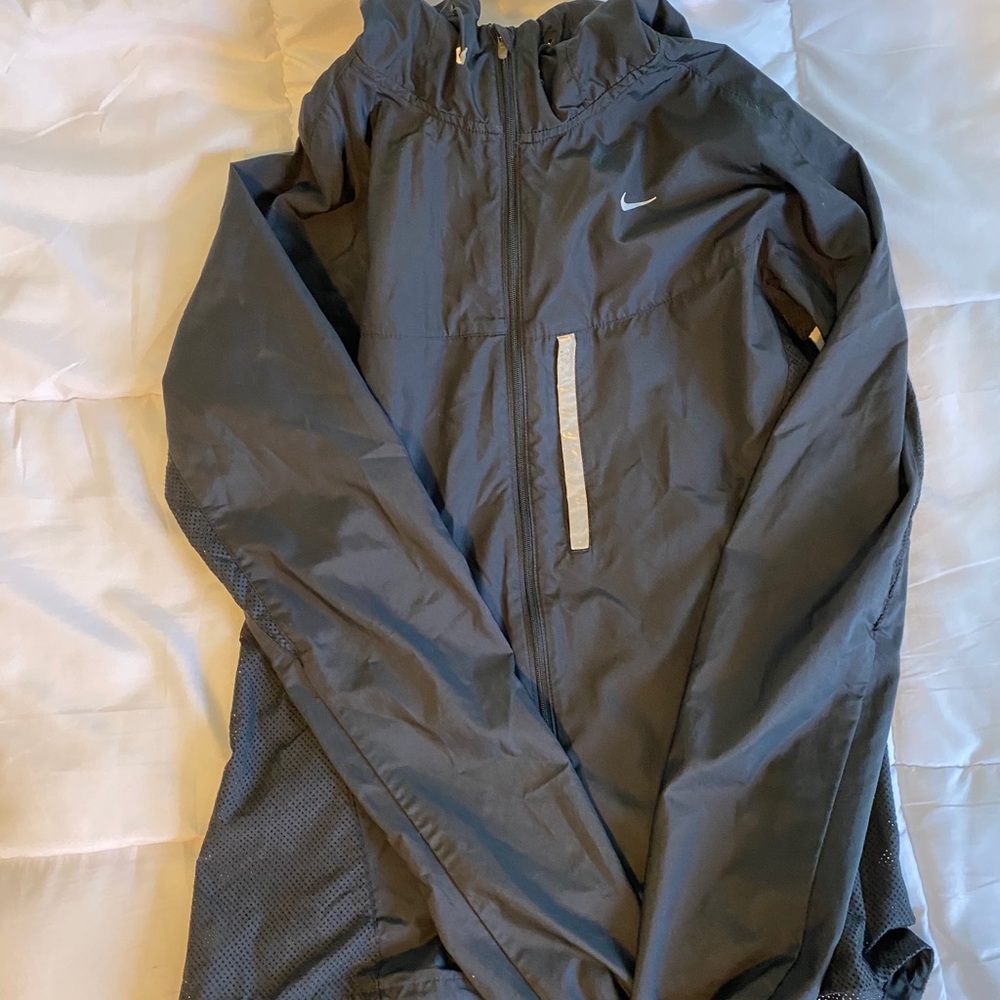 Black Nike windbreaker